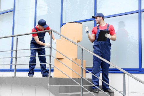 Website cookie policy banner for Removal Company Queens Park